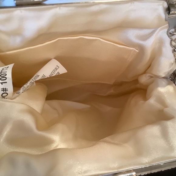 Stunning bridal or evening bag - Picture 7 of 7